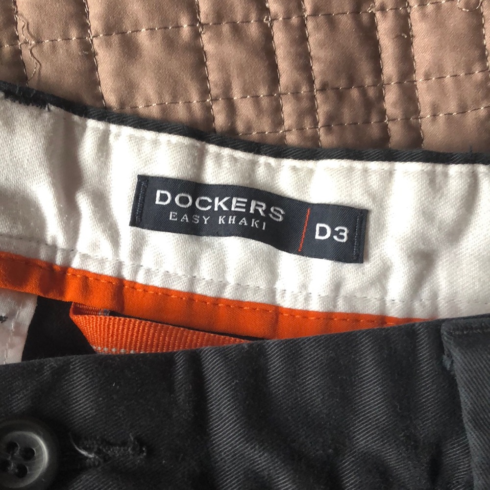 Dockers 100% Cotton Black Khakis/Pants Flat Front - Picture 4 of 9